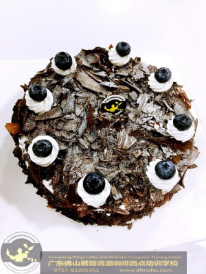  展翅学校告诉你黑森林蛋糕的含义，黑森林蛋糕的由来