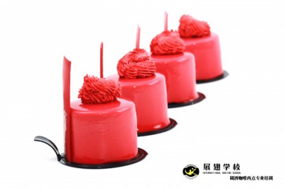 成为优秀的西点师我们应该从哪方面入手？